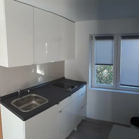 Apartment Aquamarine Vir